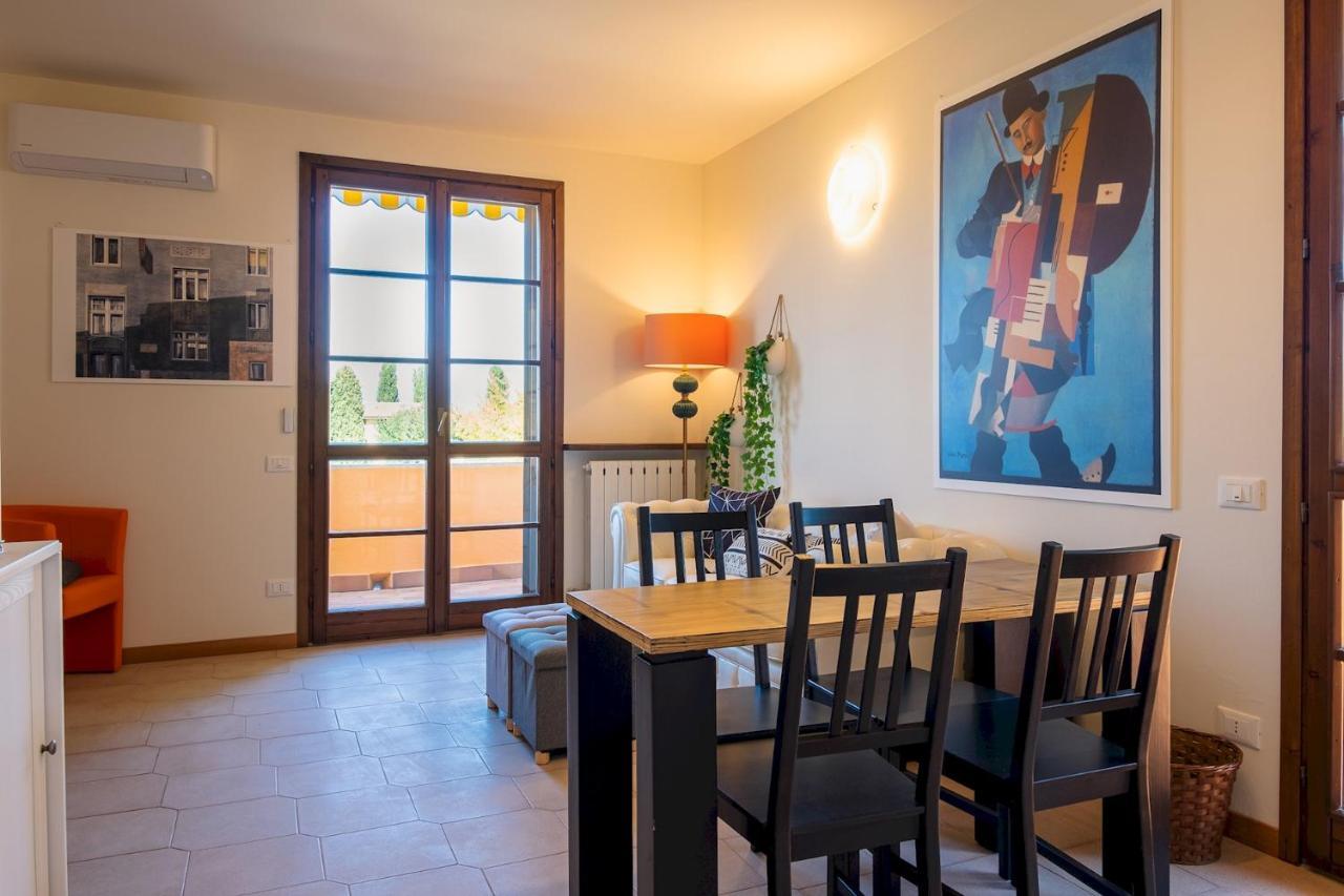 La Casa Sul Porto - Italian Homing Apartment Sirmione Exterior photo